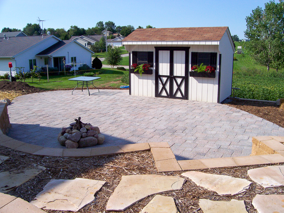 Forever Green Coralville Iowa Patios brick retaining wall