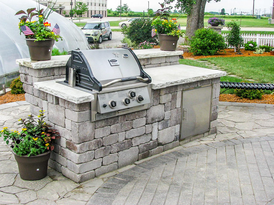 Forever Green Coralville Iowa Pergola Outdoor Cooking grill hardscapes patio