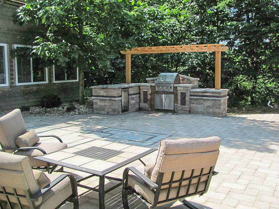 Forever Green Coralville Iowa Pergola patio outdoor kitchen