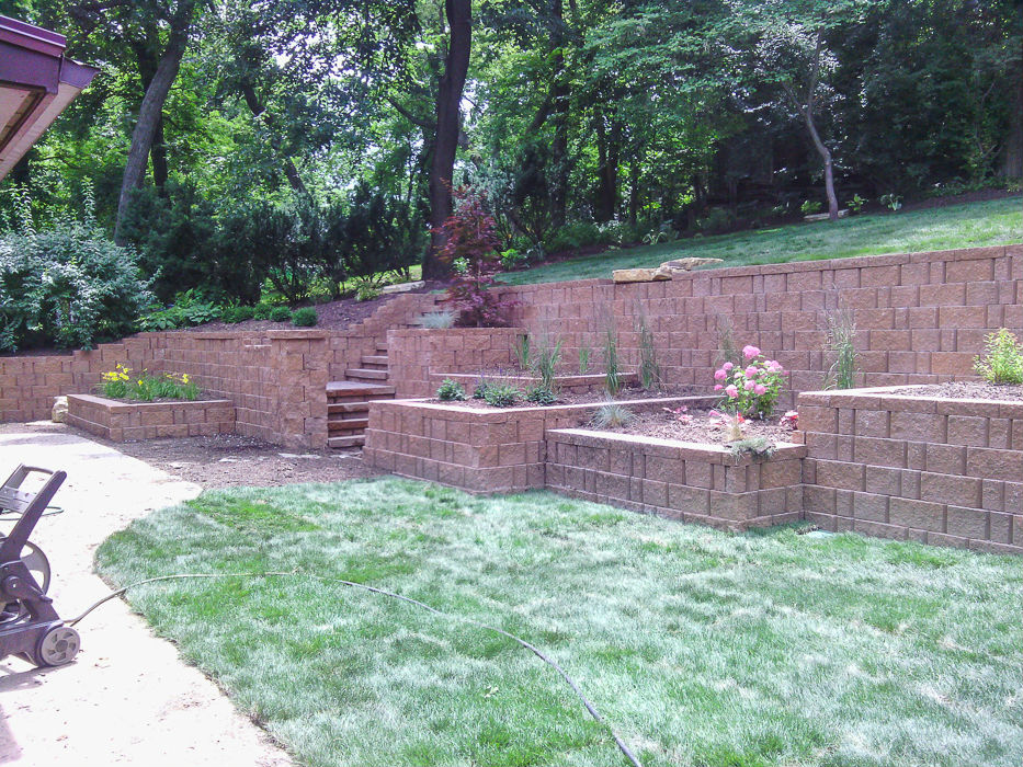 Forever Green Coralville Iowa Retaining Walls stone landscaping